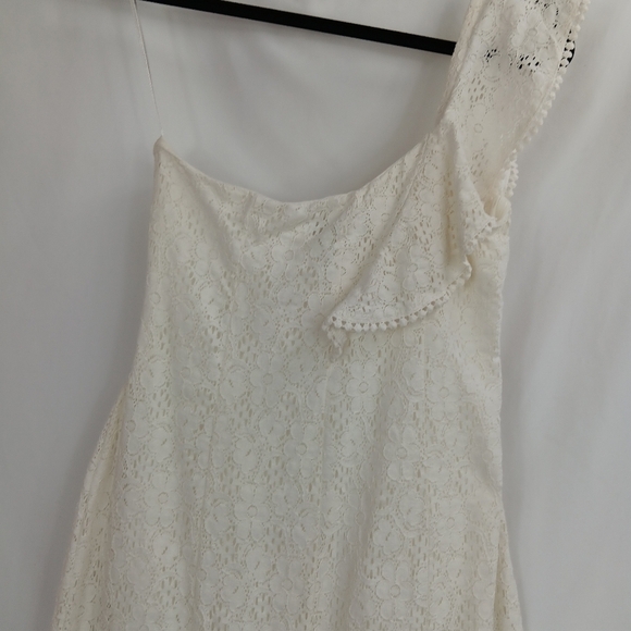 CUPCAKES AND CASHMERE Aresa Women's One-Shoulder Lace Ruffle Dress Size 6 - Picture 4 of 6